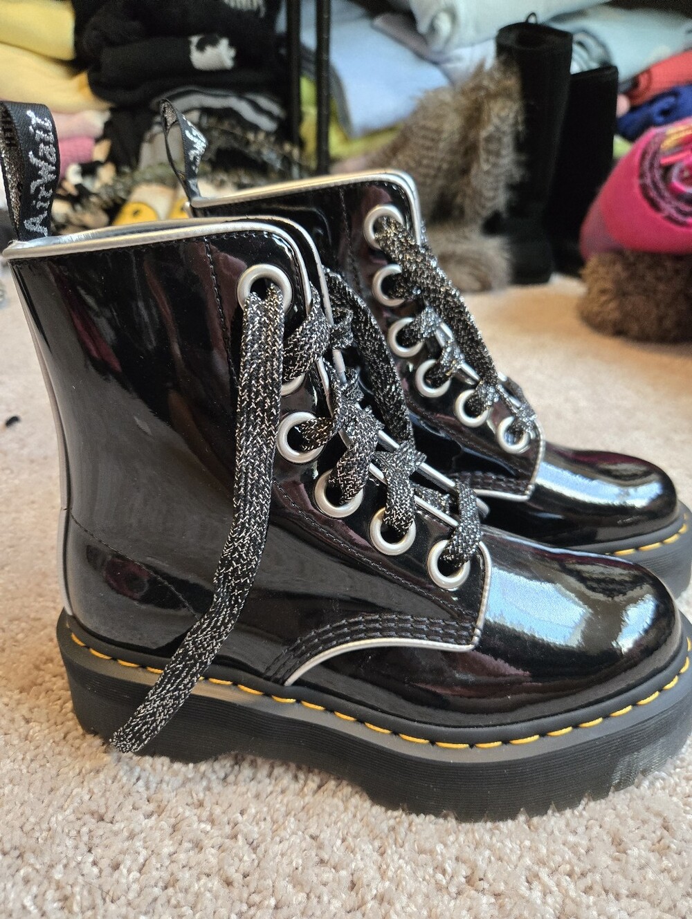 NEW!! Dr Martens Patent MOLLY Platform Boots w/ Silver Contrast Accents. Size 8 - Picture 9 of 13